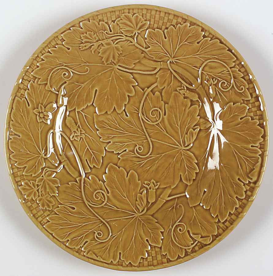 Vine Gold Dinner Plate by Bordallo Pinheiro-1