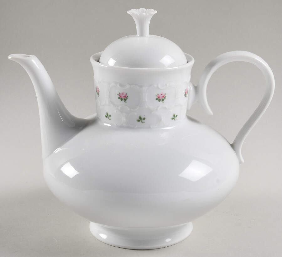 Pirouette Teapot & Lid by Belkraft-1
