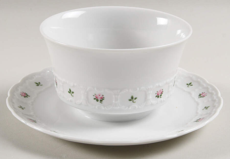 Pirouette Round Gravy Boat/Attached Underplate by Belkraft-1