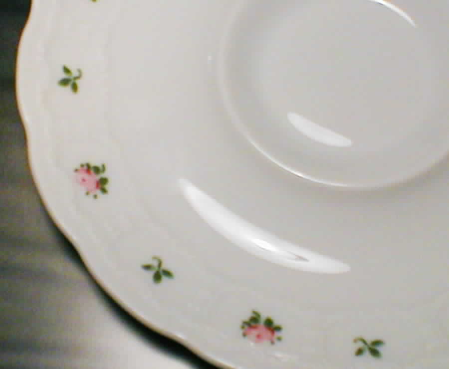 Pirouette Saucer by Belkraft-1