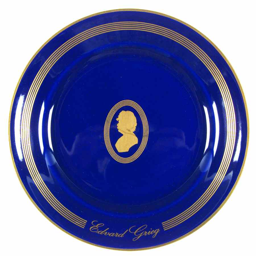 BIG59 Dessert/Pie Plate by Bing & Grondahl-1