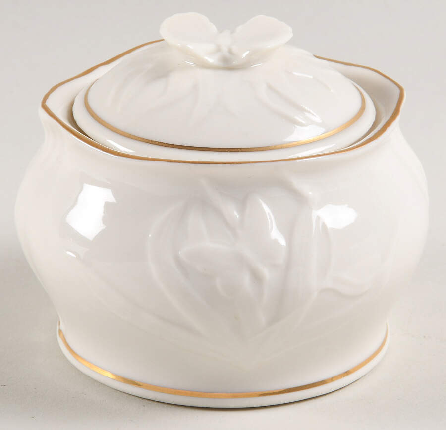 Butterfly Collection Trinket Box & Lid by Belleek Pottery (Ireland)-1