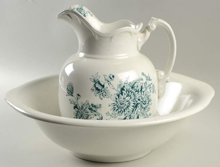 Chrysanthemum Green 160 Oz Pitcher and Bowl Set by Buffalo Pottery-1