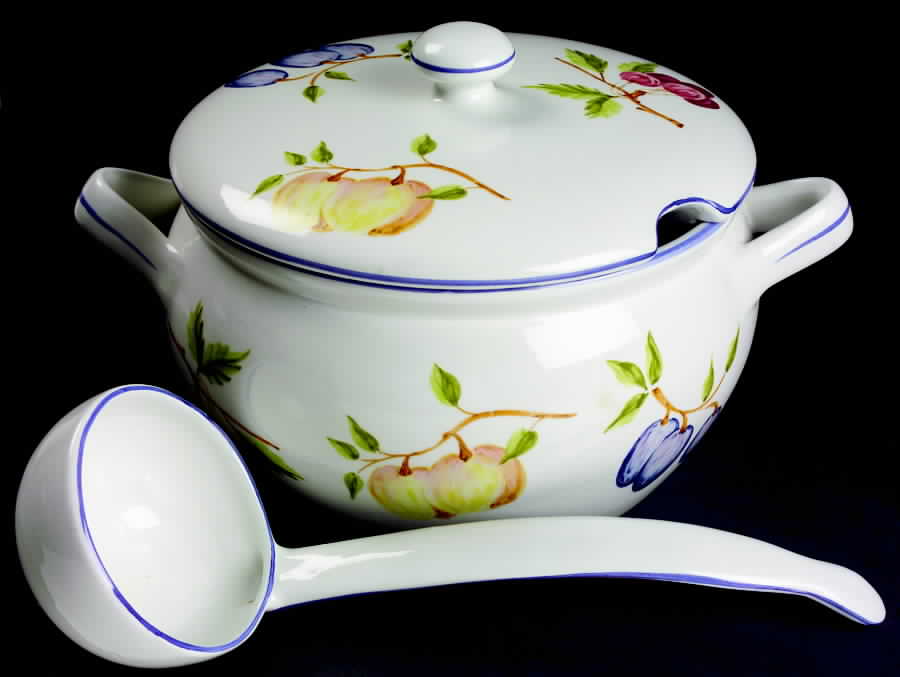 BNA7 Tureen & Lid w/Ladle by Bernarda-1