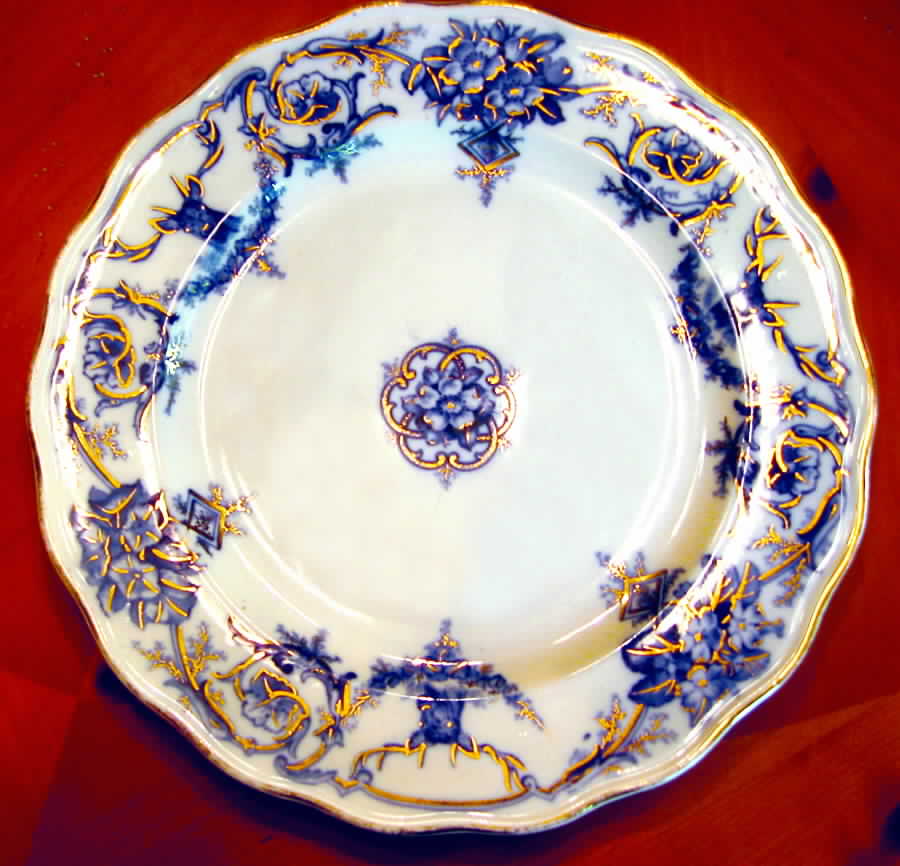 Highlands Gold Accents Dinner Plate by Brown, Westhead & Moore-1