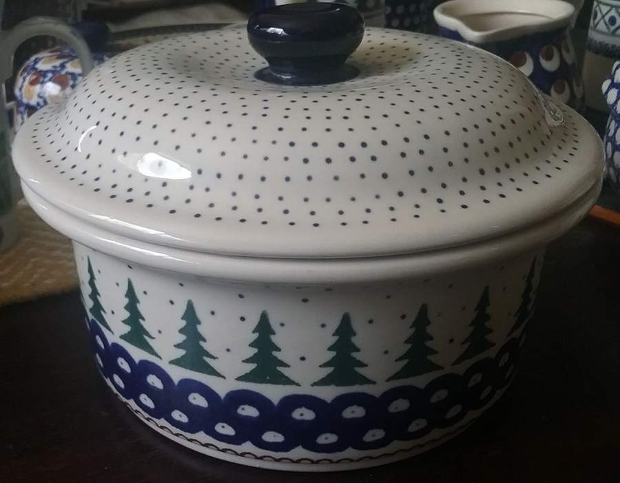 BOW2 1 Qt Round Covered Casserole by BOLESLAWIEC-1
