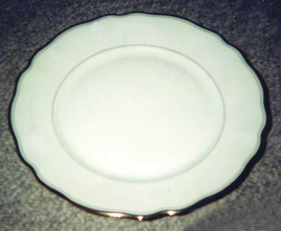 BAV225 Dinner Plate by Bavaria-1