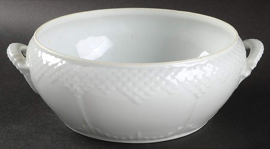 BIG53 Round Vegetable No Lid by Bing & Grondahl-1