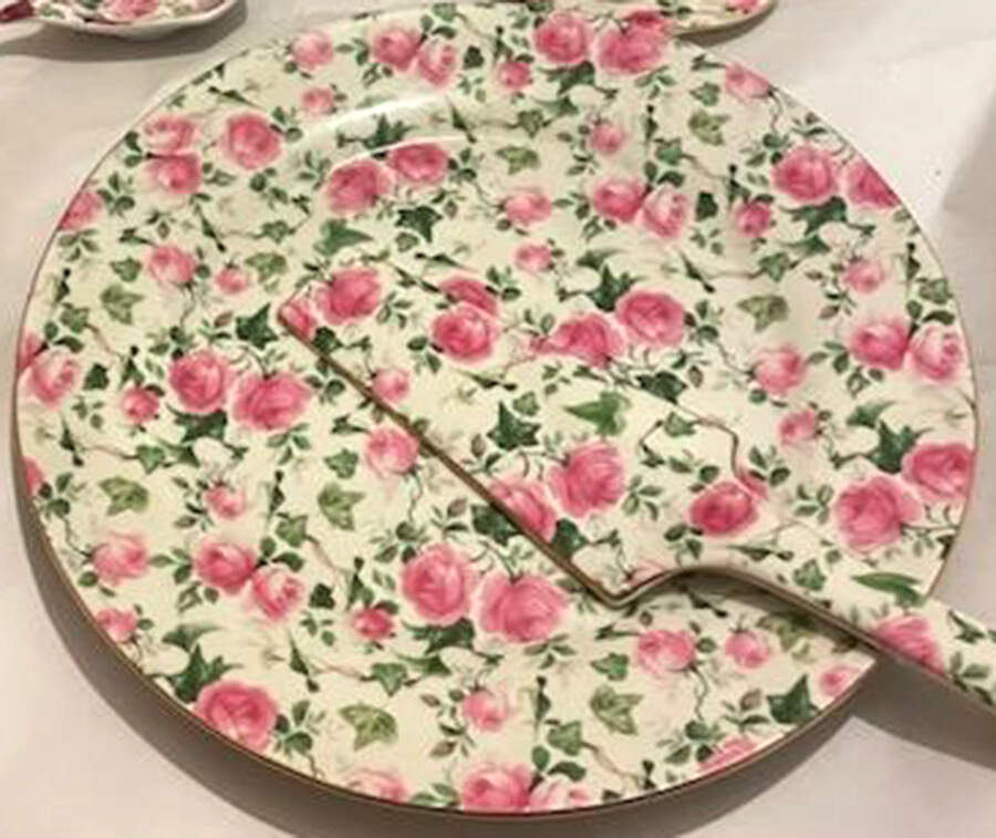 BAU31 Cake Plate by Baum Brothers-1