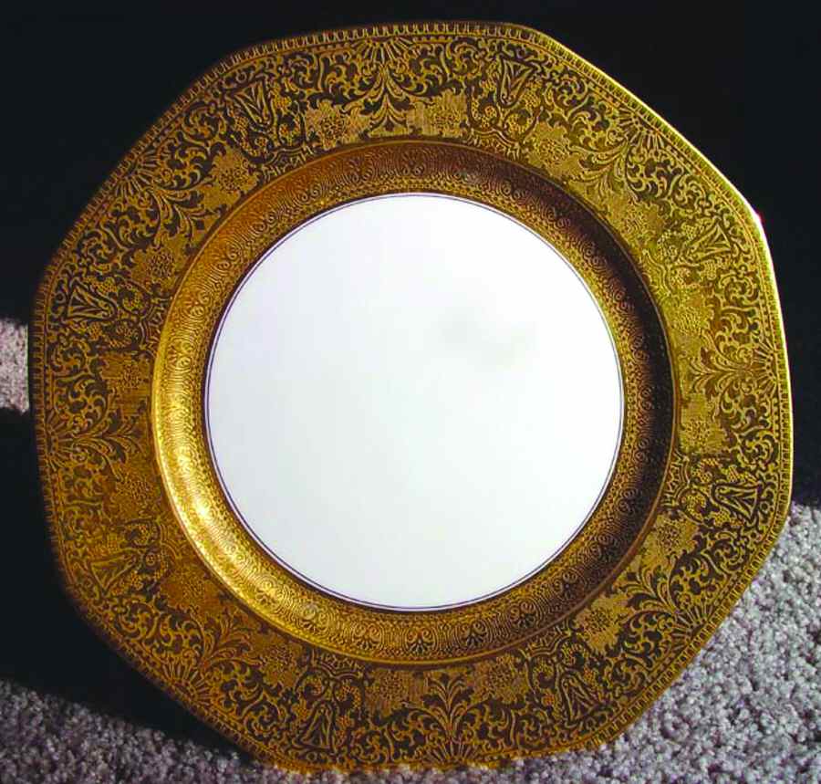 F34 Dinner Plate by Briton-1