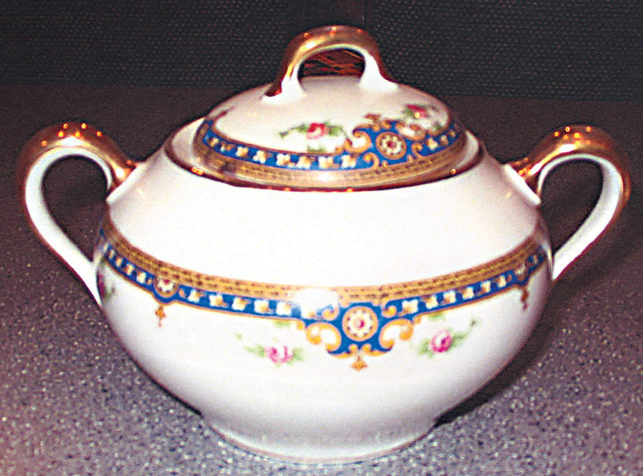 BOJ72 Sugar Bowl & Lid by Jean Boyer (Limoges)-1