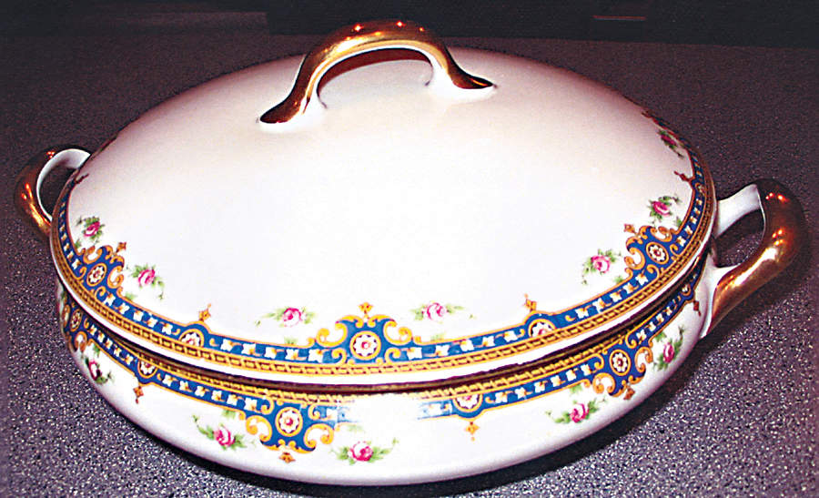 BOJ72 Round Covered Vegetable by Jean Boyer (Limoges)-1