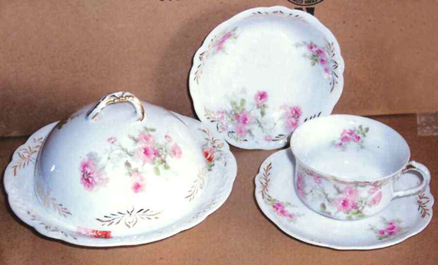 MOS68 Round Covered Butter by Moschendorf-1