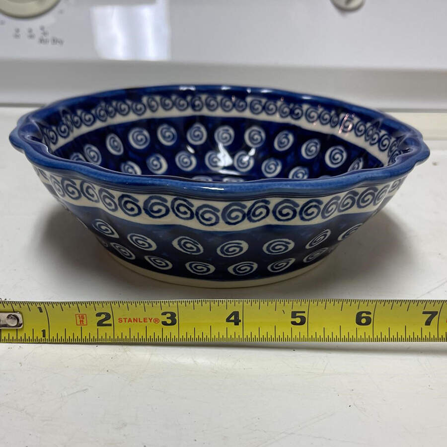 A174 Scalloped Bowl by BOLESLAWIEC-1