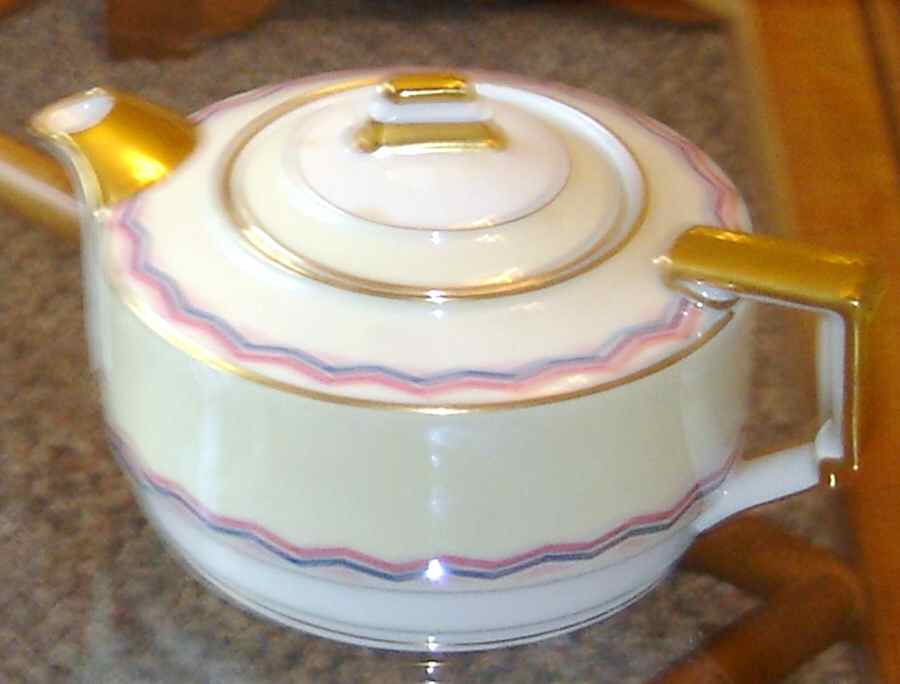 BER465 Teapot & Lid by Bernardaud-1