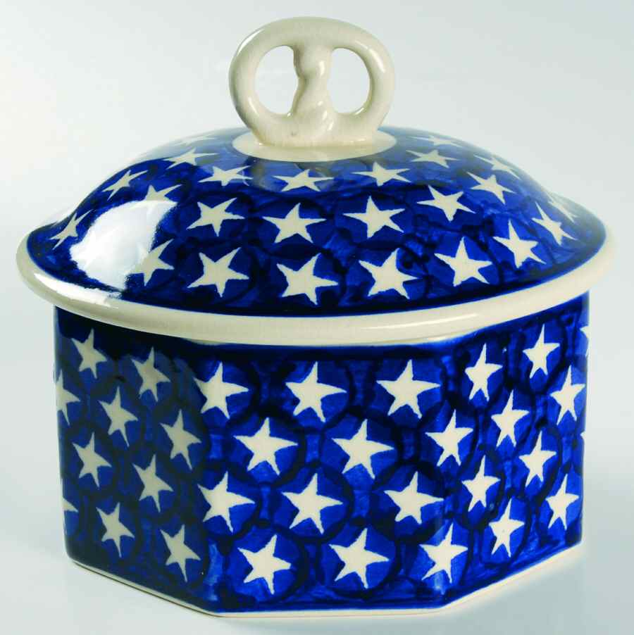 Stars 1 Qt Round Covered Casserole by BOLESLAWIEC-1