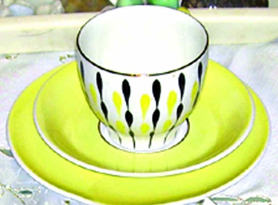BTT41 Flat Cup & Saucer Set by Barratts-1