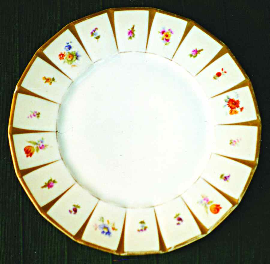 BAV277 Dinner Plate by Bavaria-1