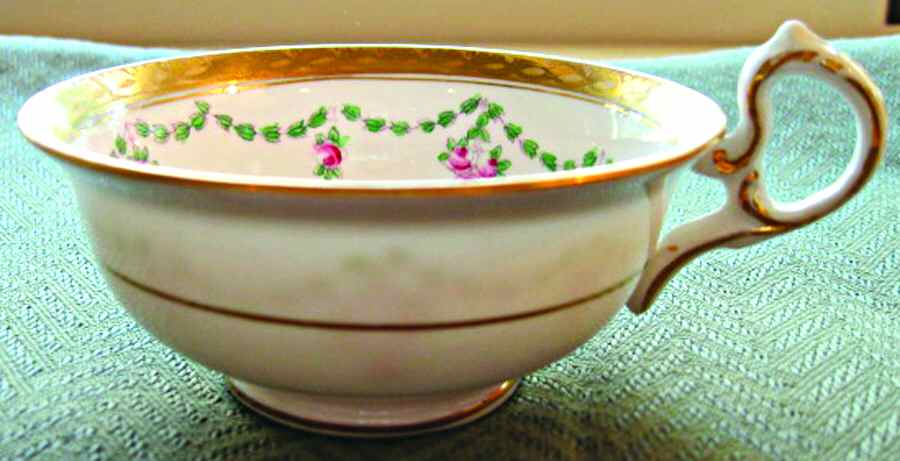 RFD15 Footed Cup by Redfern & Drakeford-1
