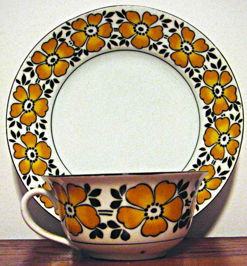 BLL10 Flat Cup & Saucer Set by Bell China-1