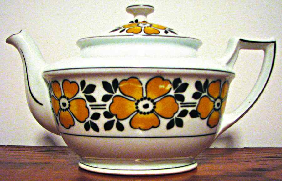 BLL10 Teapot & Lid by Bell China-1