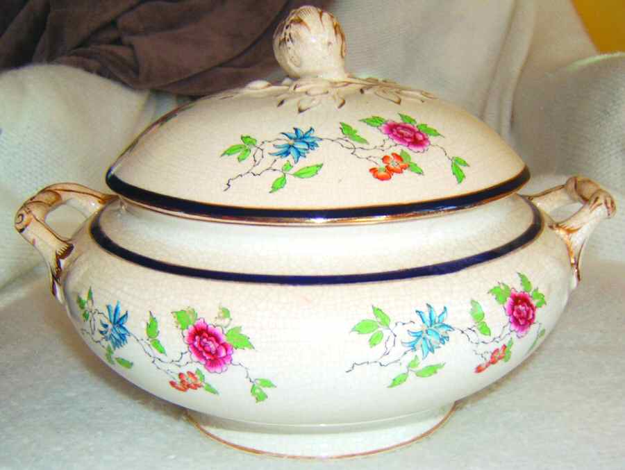 BOO49 Round Covered Vegetable by Booths-1