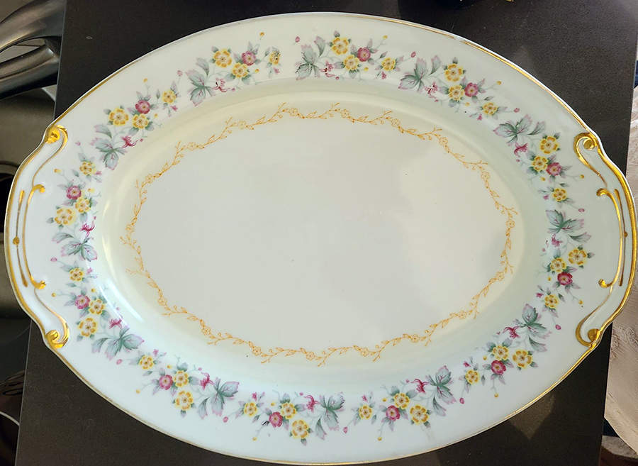 Lady Charming 14" Oval Serving Platter by Berkshire China-1