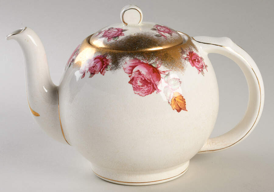Rosamund Teapot & Lid by Barratts-1