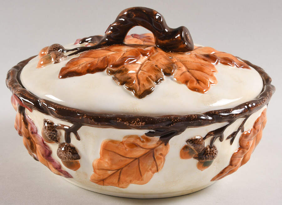 Acorn Collection Round Covered Vegetable by Baum Brothers-1