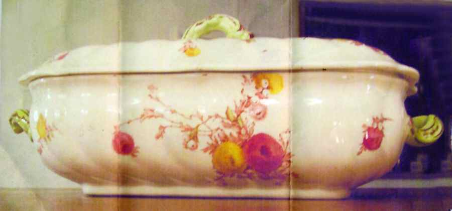 Snowfall Round Covered Vegetable by Bishop & Stonier-1