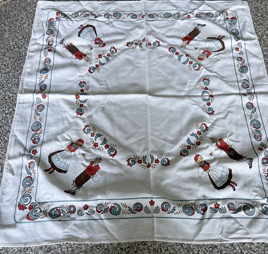 Hardanger Dancers Cloth Napkin by Figgjo (Norway)-1