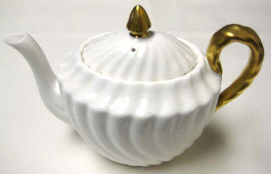 4798 Teapot & Lid by Bishop & Stonier-1