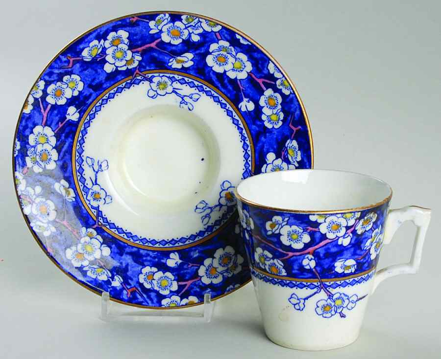 2147 Trembleuse Cup & Saucer Set by Brownfield-1