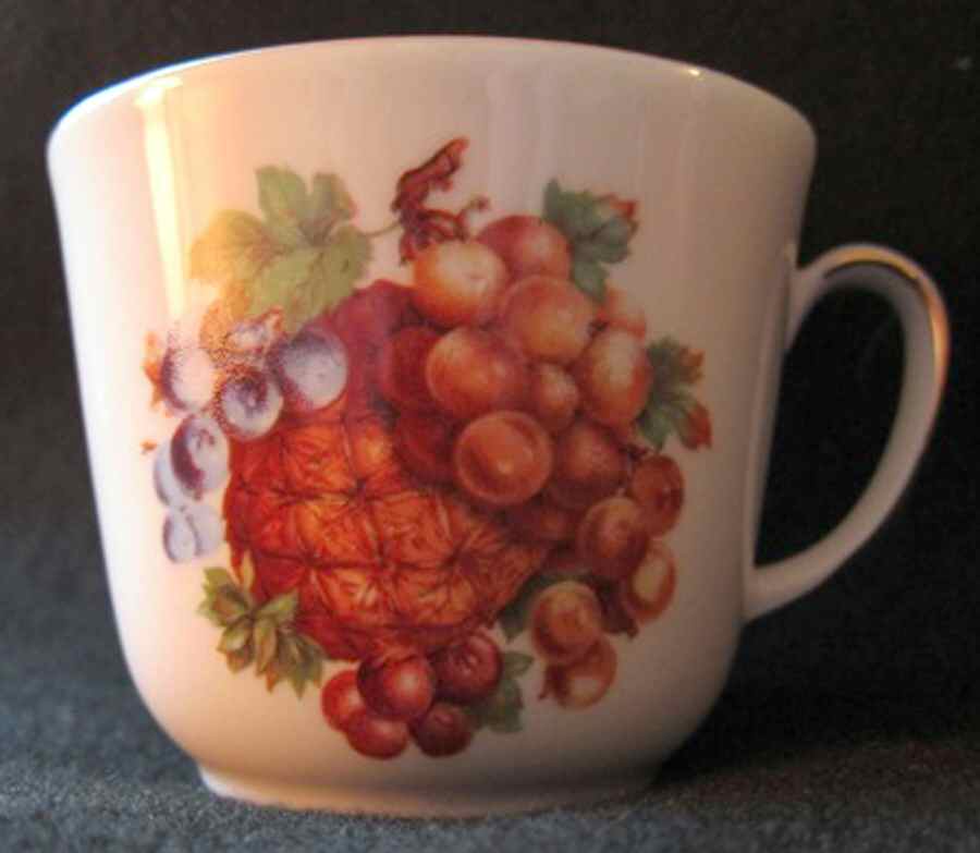 BTH4 (1-16" Gold Trim) Flat Cup by Bareuther & Co-1