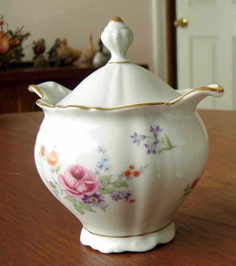 BTH207 Sugar Bowl & Lid by Bareuther & Co-1