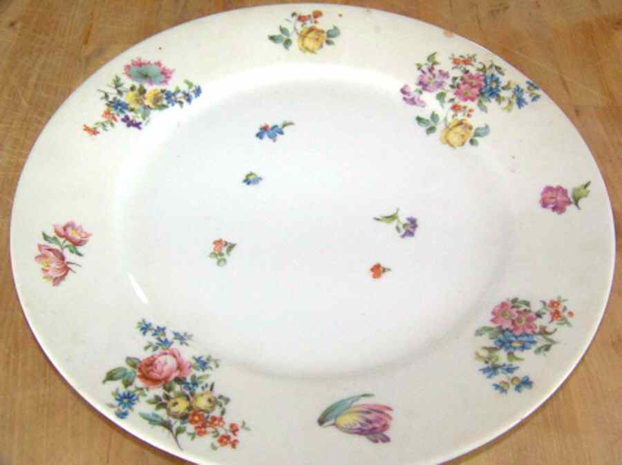 BAL38 Dinner Plate by H Balleroy-1