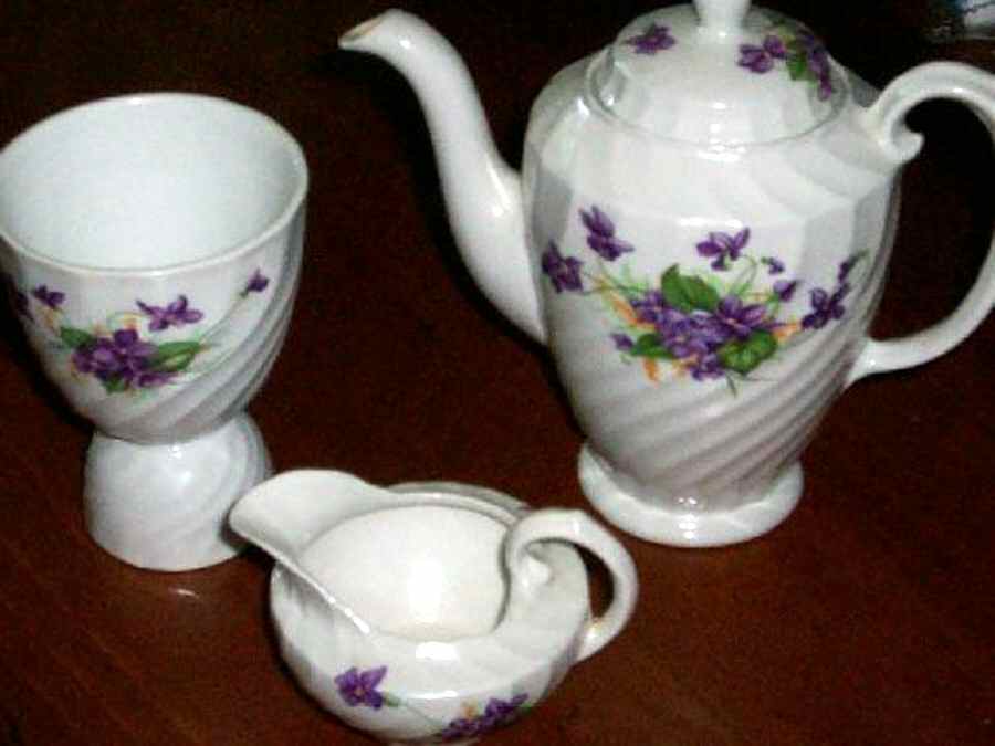 BUL60 Mini Coffee Pot & Lid by Burgess & Leigh-1