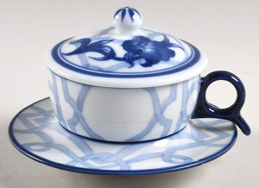 Windsor Flat Cup & Saucer Set with Lid by Bombay-1