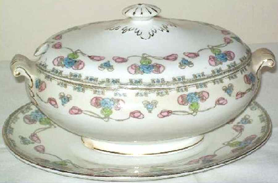 W1019 Tureen & Lid w/Underplate by Bishop & Stonier-1