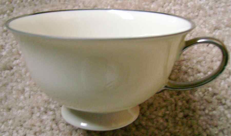 BAV365 Footed Cup by Bavaria-1