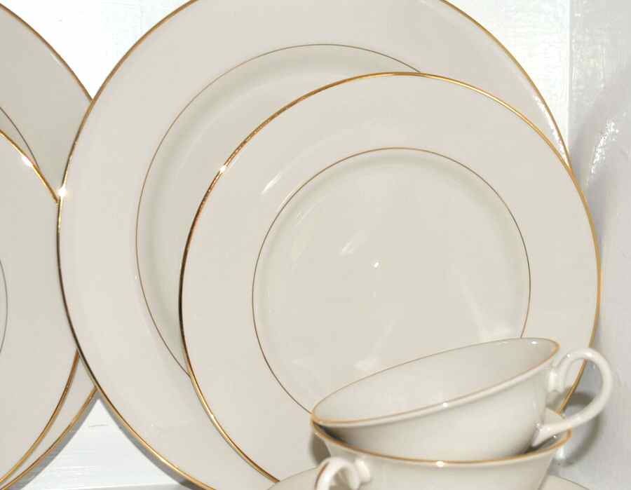 BLR6 Dinner Plate by Belora-1