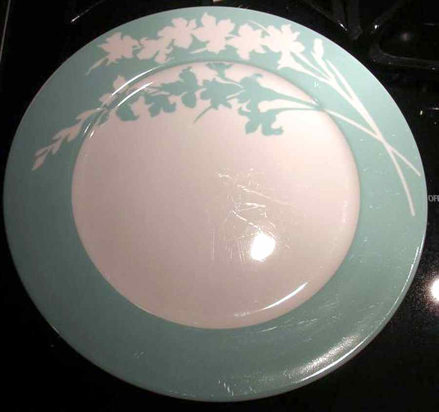 Gladiolus Dinner Plate by Block-1