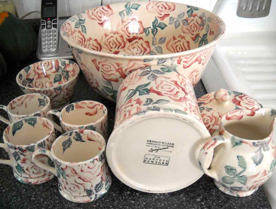 BTW6 9" Round Vegetable Bowl by Emma Bridgewater-1