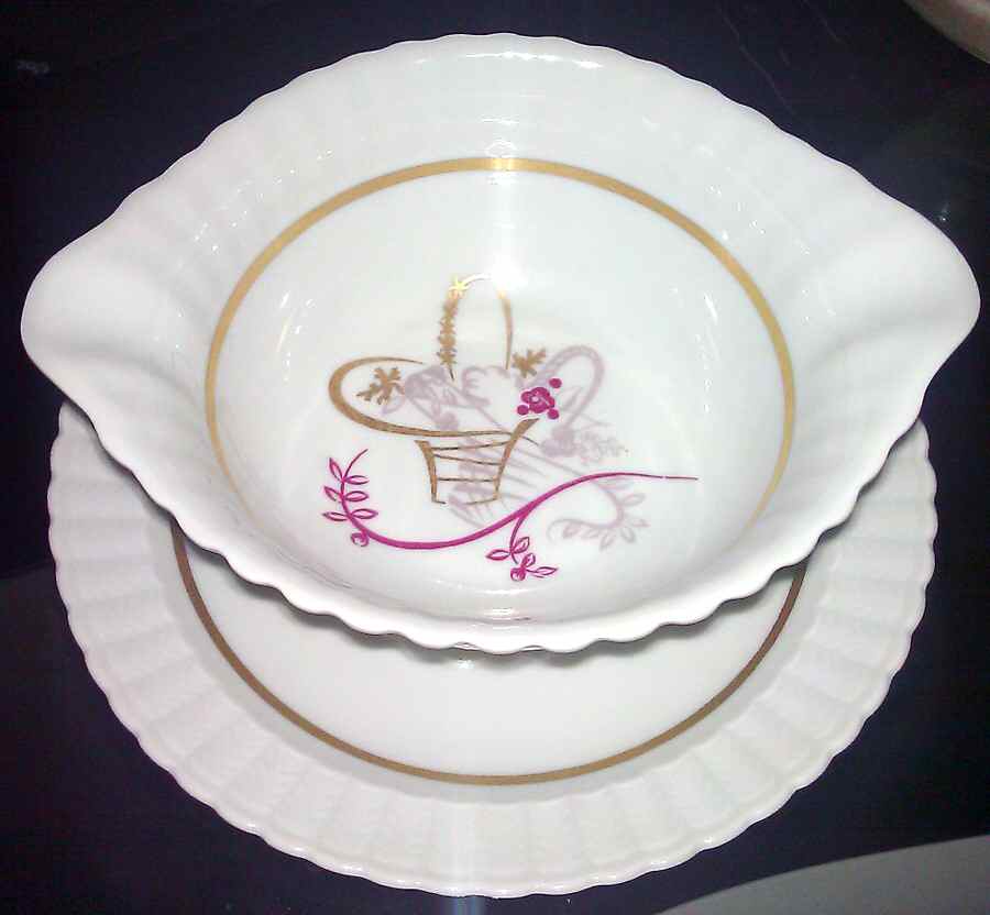 BER587 Gravy Boat with Attached Underplate by Bernardaud-1