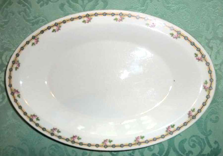 BAV417 11" Oval Serving Platter by Bavaria-1