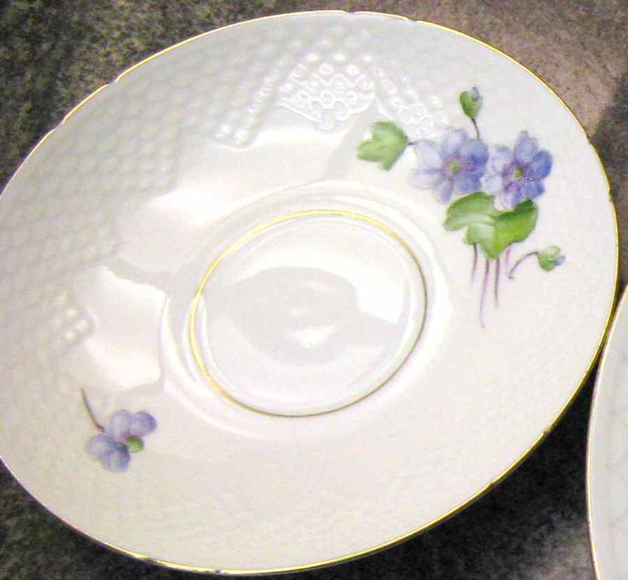 BIG84 Saucer by Bing & Grondahl-1