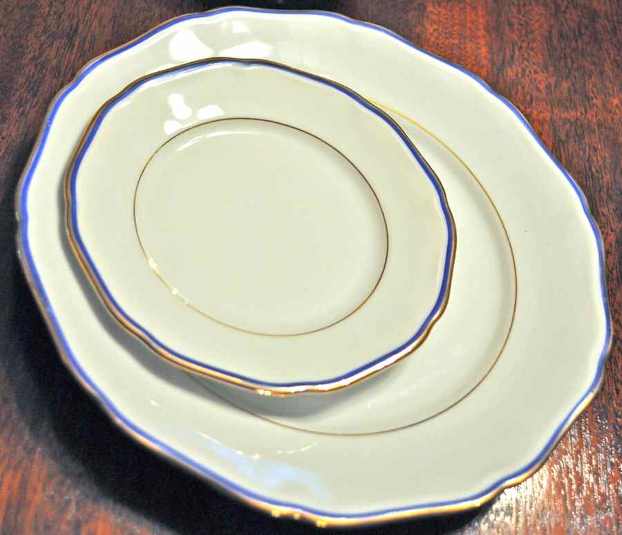 BAV428 Dinner Plate by Bavaria-1