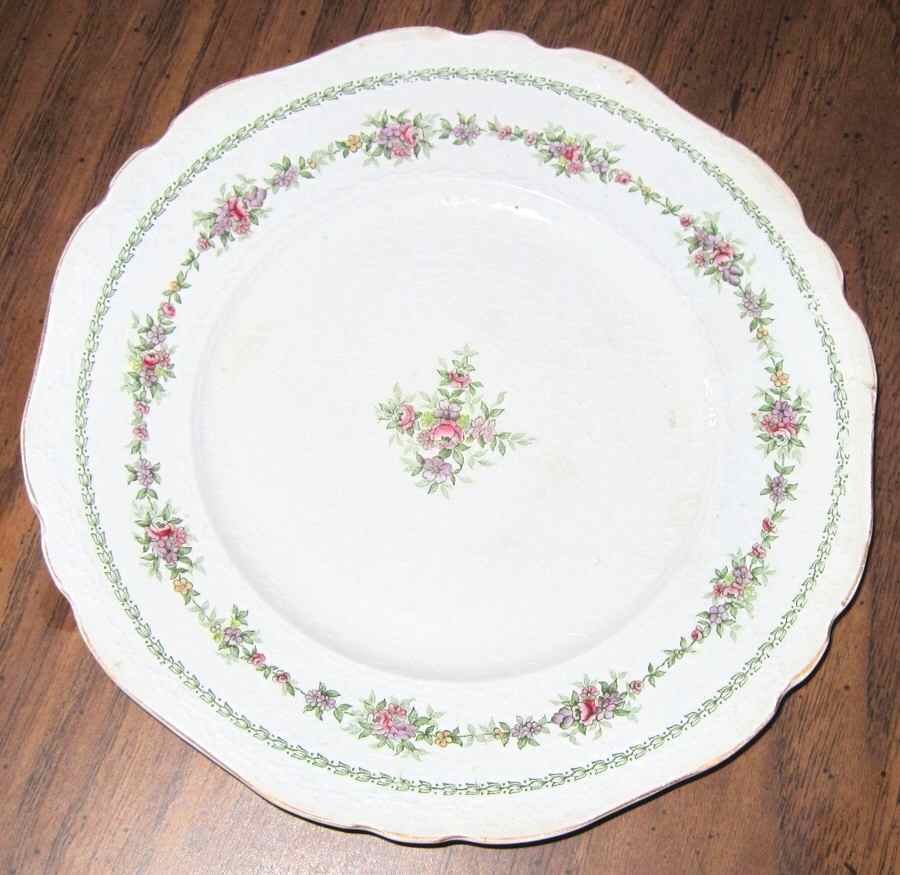 Hemish Garland Dinner Plate by T & R Boote-1
