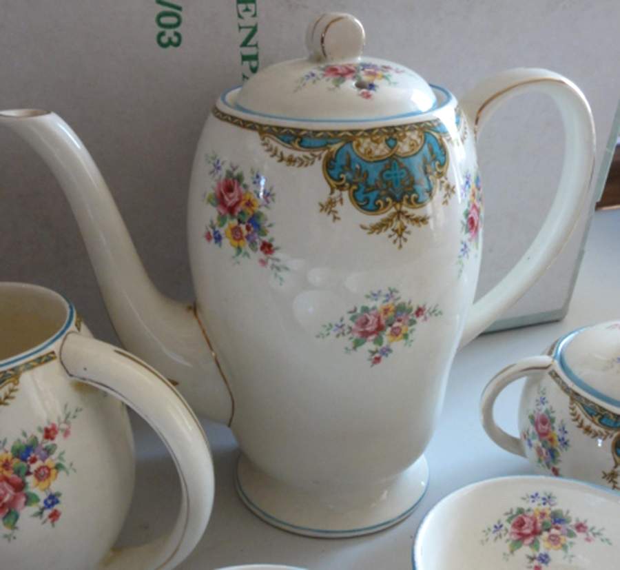 Balmoral Blue Coffee Pot & Lid by Barratts-1