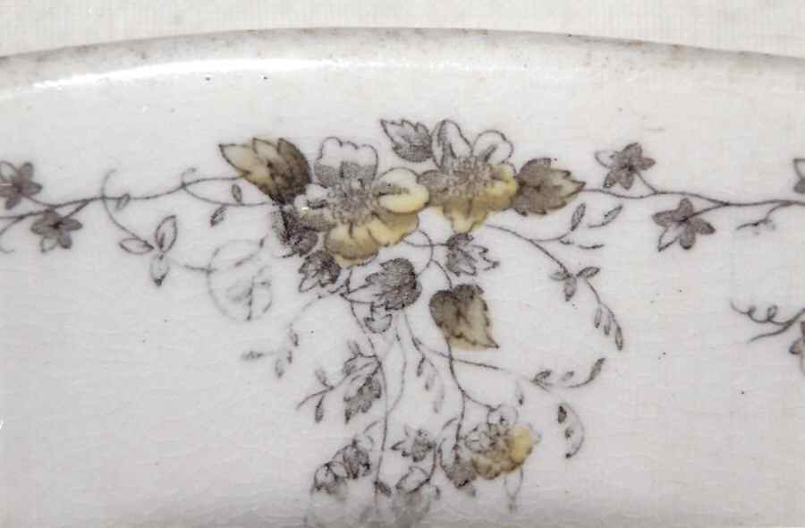 Ventor Dinner Plate by T & R Boote-1